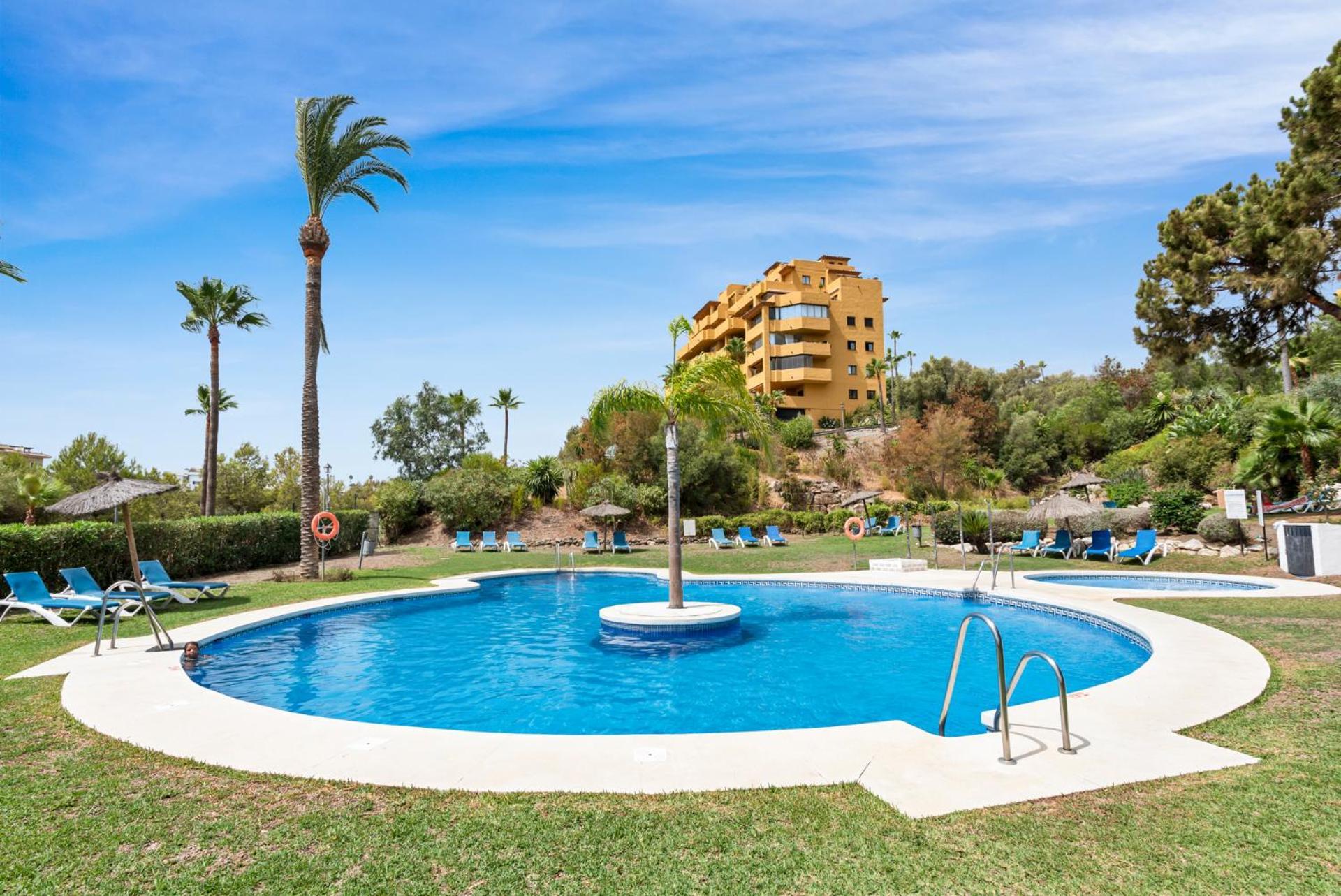 Sky And Sea Estepona Penthouse Esterno foto