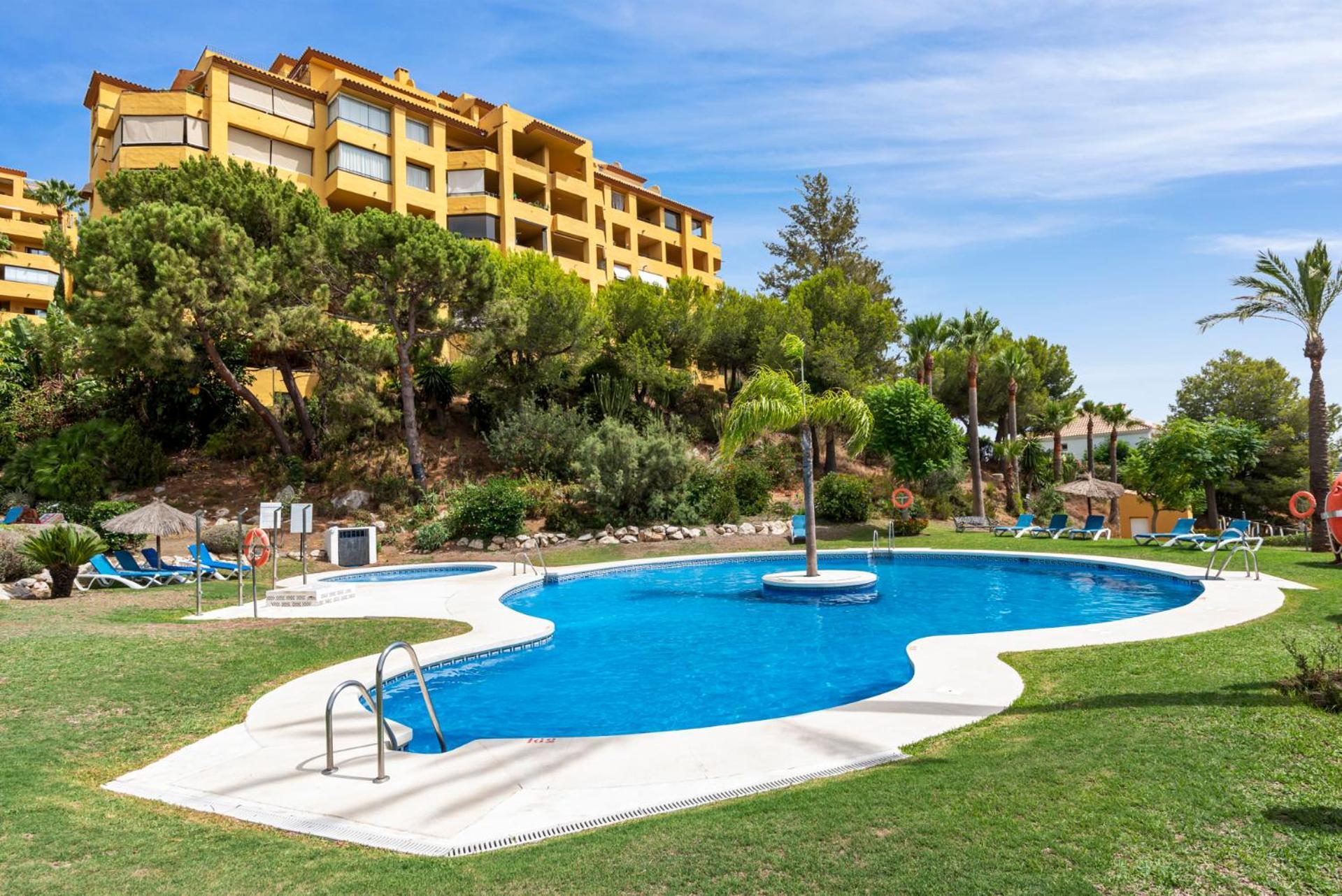 Sky And Sea Estepona Penthouse Esterno foto