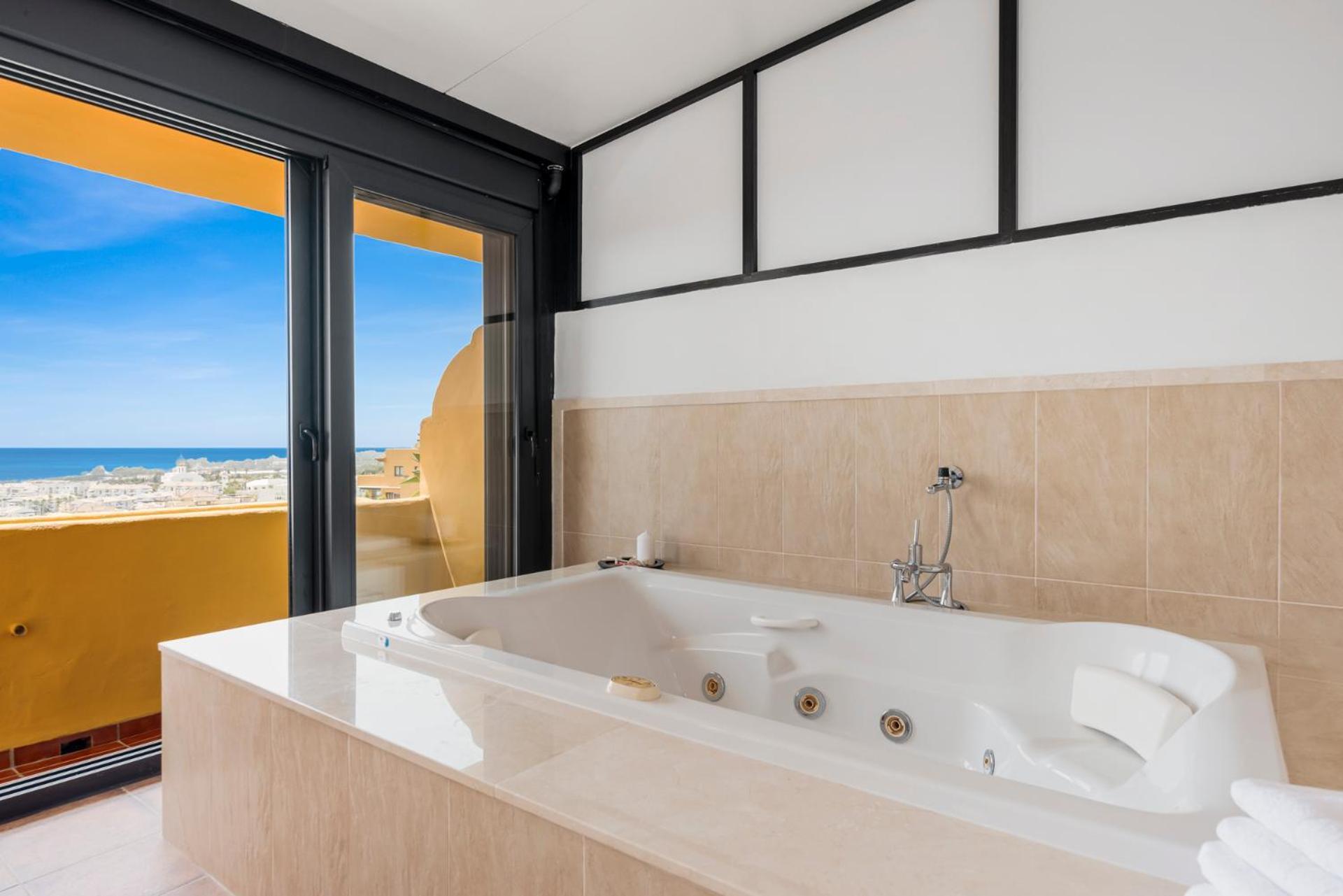 Sky And Sea Estepona Penthouse Esterno foto