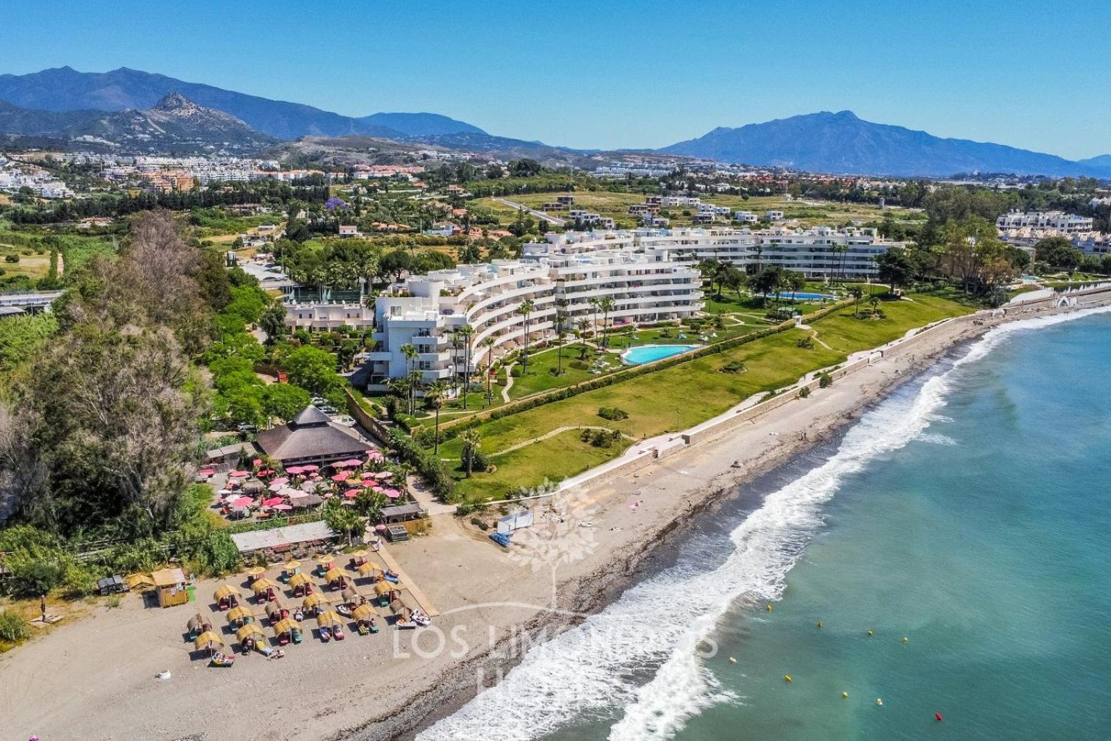 Sky And Sea Estepona Penthouse Esterno foto